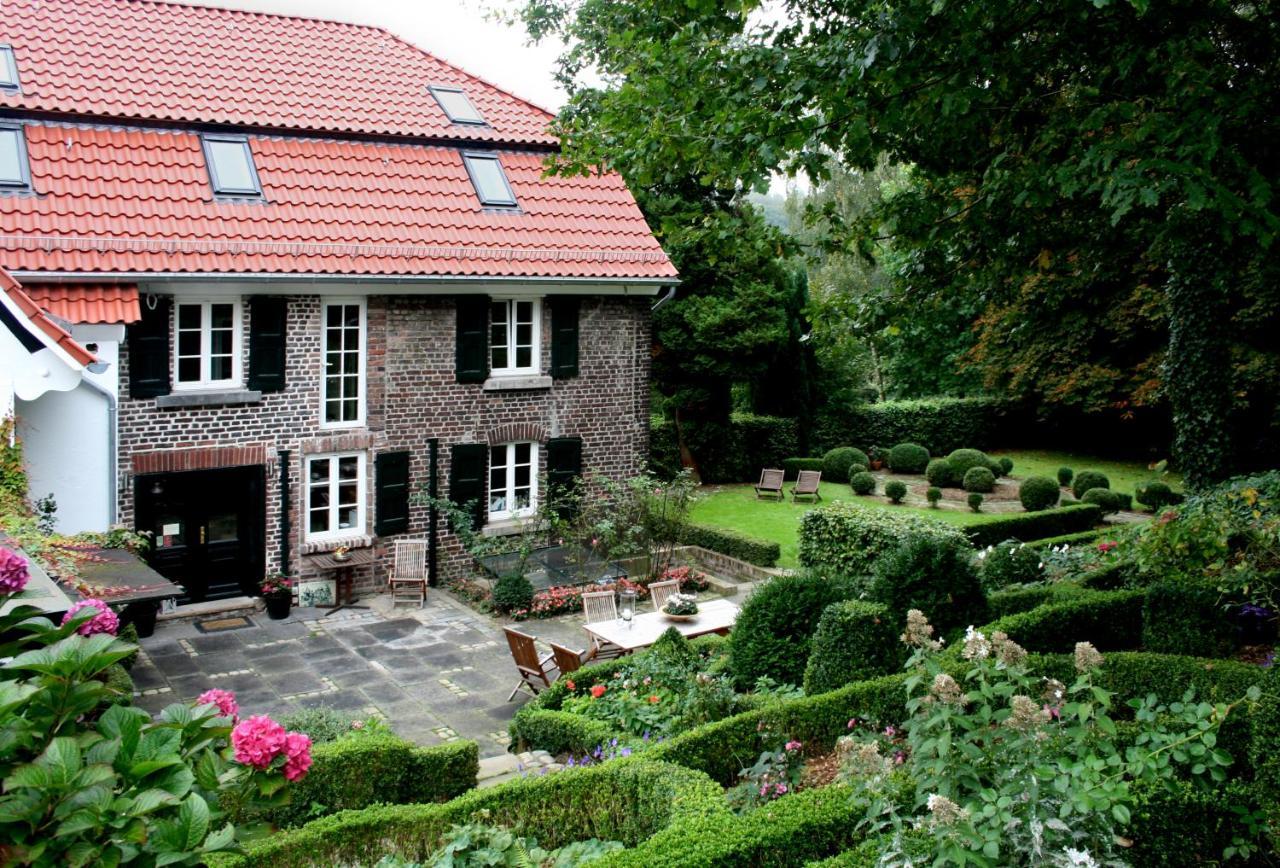 Landhaus In Idyllischer, Ruhiger Lage Und Flughafennaehe Ράτινγκεν Εξωτερικό φωτογραφία